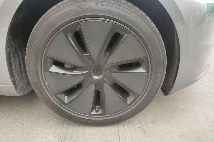 Used Tesla Model 3 2025 Model Revised Rear-Wheel-Drive Version Right Front Wheel Hub