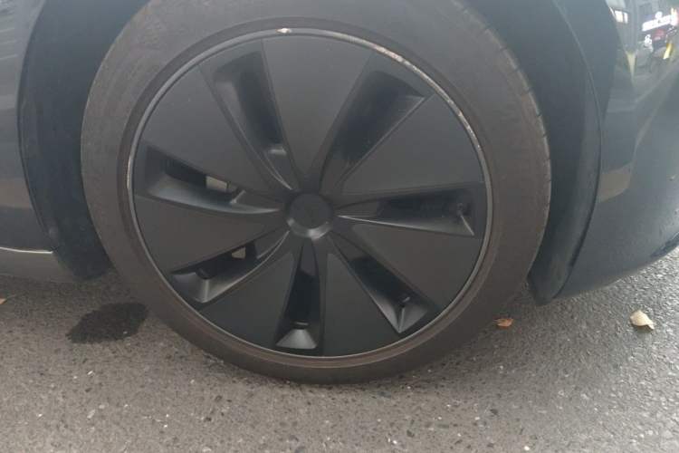 Used Tesla Model 3 2025 Rear-Wheel-Drive Version Right Front Wheel Hub