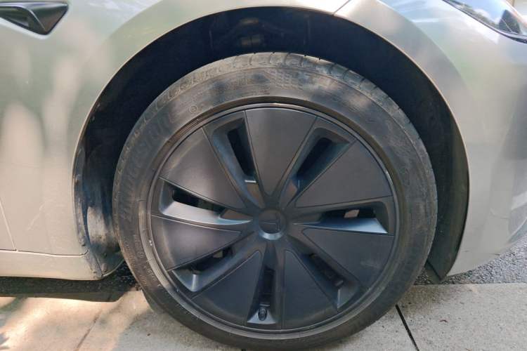 Used Tesla Model 3 2025 Model Revised Rear-Wheel-Drive Version Right Front Wheel Hub