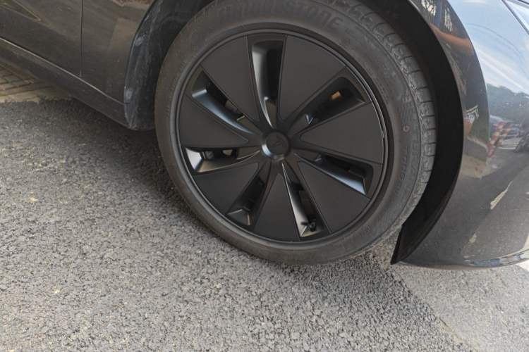 Used Tesla Model 3 2025 Model Revised Rear-Wheel-Drive Version Right Front Wheel Hub