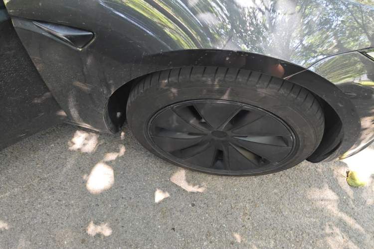 Used Tesla Model 3 2025 Model Revised Rear-Wheel-Drive Version Right Front Wheel Hub