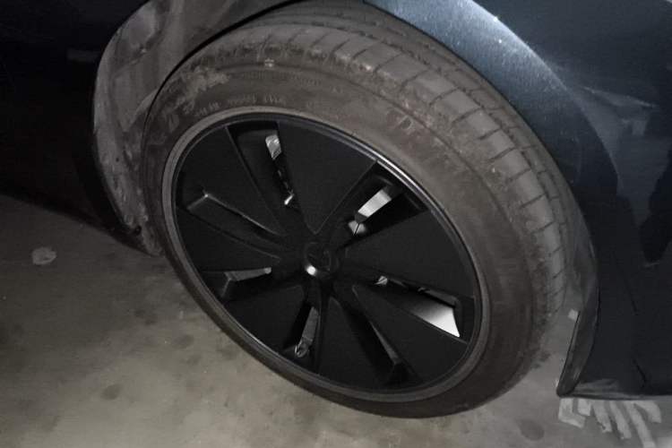 Used Tesla Model 3 2025 Rear-Wheel-Drive Version Right Front Wheel Hub