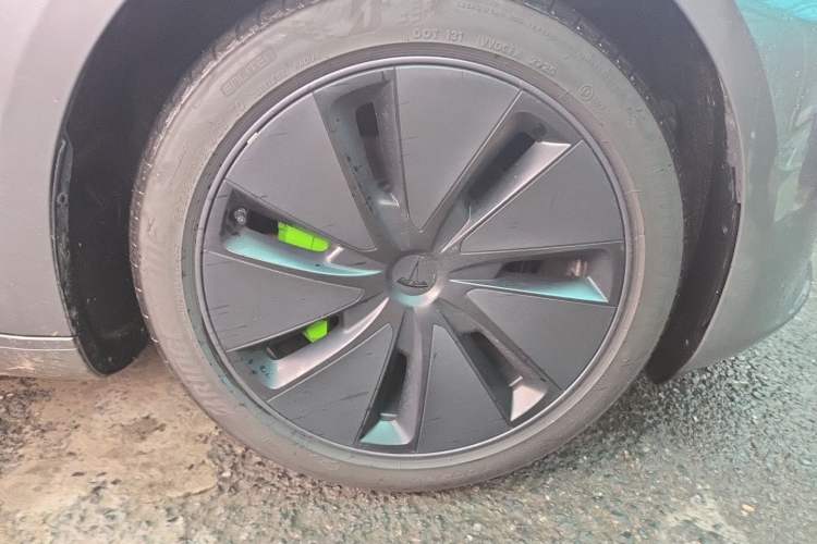 Used Tesla Model 3 2025 Rear-Wheel-Drive Version Right Front Wheel Hub
