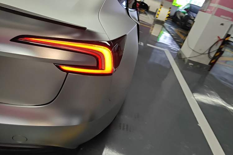 Used Tesla Model 3 2025 Rear-Wheel-Drive Version Right Rear Taillight