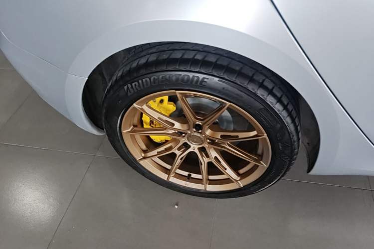 Used Tesla Model 3 2025 Model Revised Rear-Wheel-Drive Version Right Rear Wheel Hub