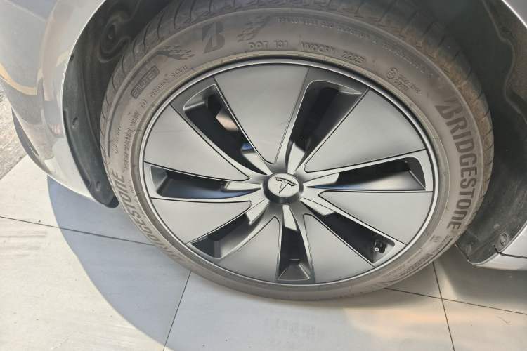 Used Tesla Model 3 2025 Rear-Wheel-Drive Version Right Rear Wheel Hub