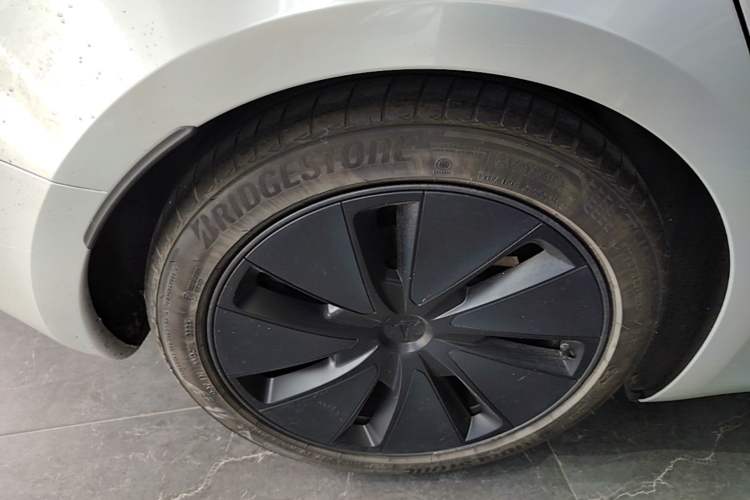 Used Tesla Model 3 2025 Rear-Wheel-Drive Version Right Rear Wheel Hub