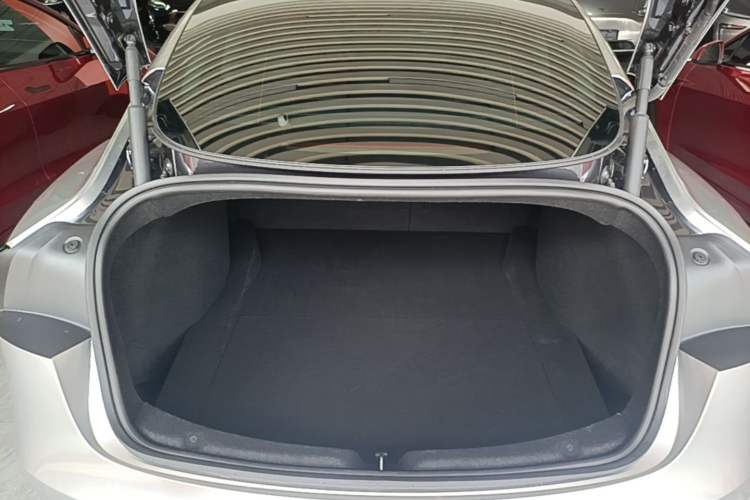 Used Tesla Model 3 2025 Rear-Wheel-Drive Version Trunk