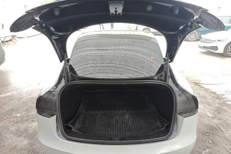 Used Tesla Model 3 2025 Rear-Wheel-Drive Version Trunk