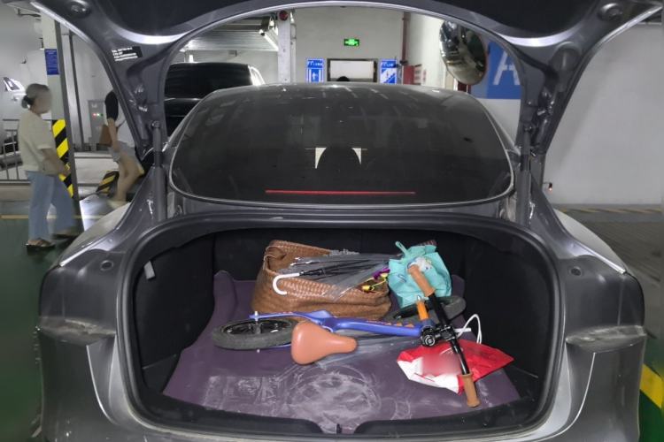 Used Tesla Model 3 2025 Rear-Wheel-Drive Version Trunk