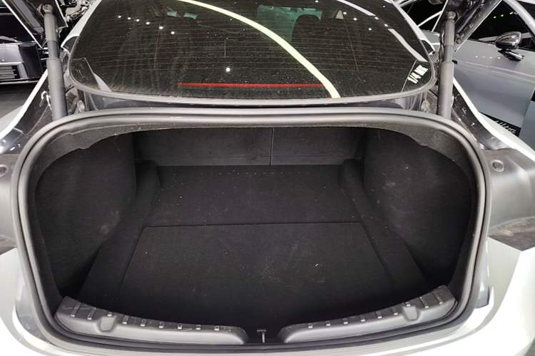 Used Tesla Model 3 2025 Rear-Wheel-Drive Version Trunk