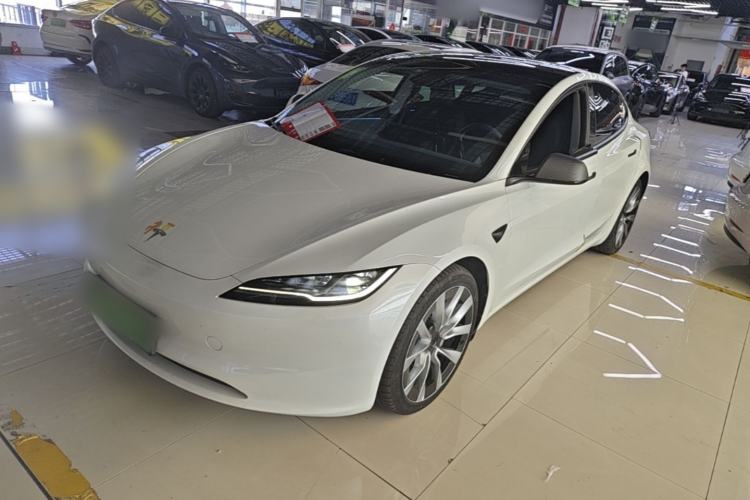 Tesla Model 3 2025 Rear-Wheel-Drive Version