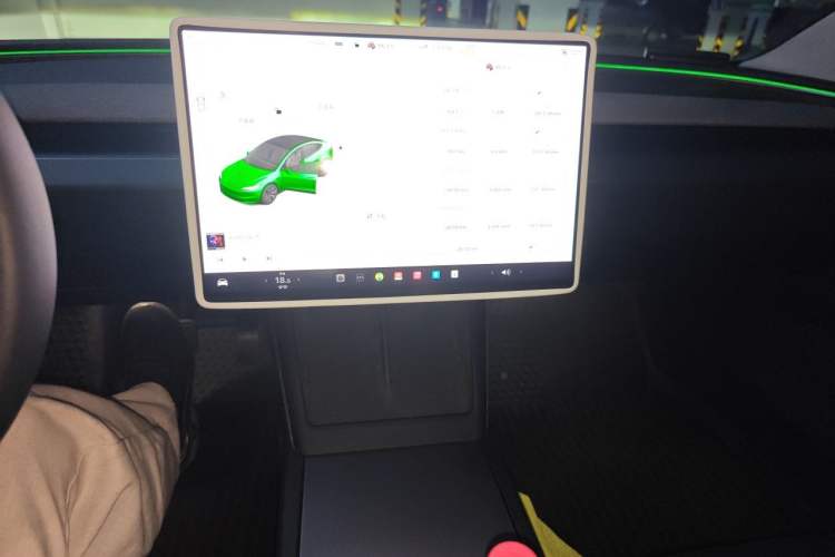 Used Tesla Model 3 2025 Rear-Wheel-Drive Version Audio And AC Panel