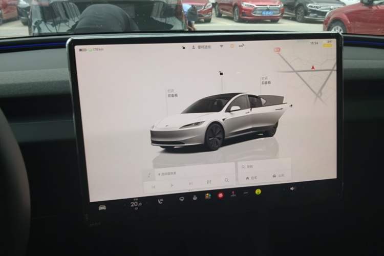 Used Tesla Model 3 2025 Rear-Wheel-Drive Version Audio And AC Panel