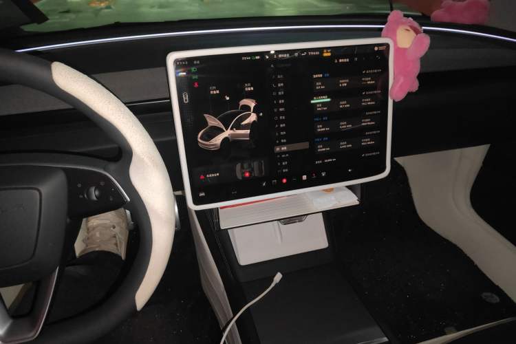 Used Tesla Model 3 2025 Rear-Wheel-Drive Version Audio And AC Panel