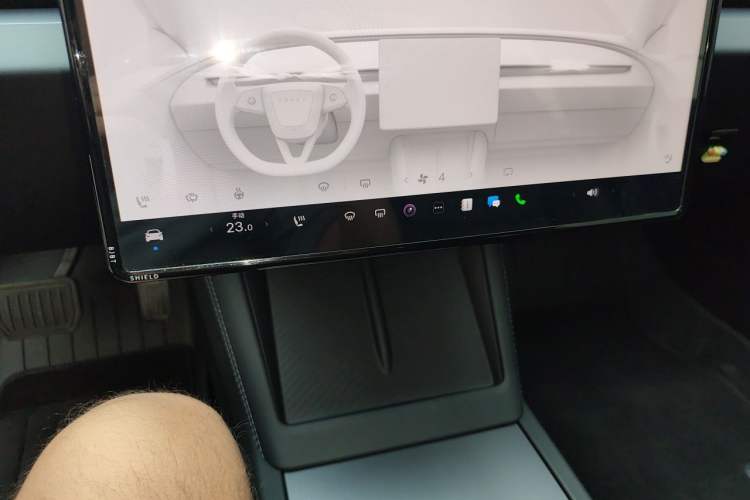 Used Tesla Model 3 2025 Rear-Wheel-Drive Version Audio And AC Panel