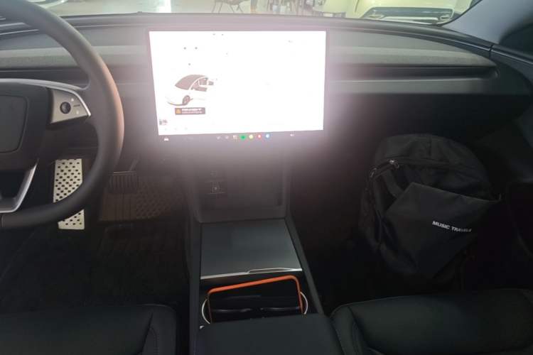 Used Tesla Model 3 2025 Model Long-Range Rear-Wheel-Drive Version Audio And AC Panel