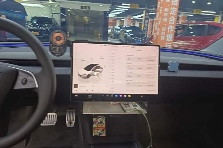 Used Tesla Model 3 2025 Rear-Wheel-Drive Version Audio And AC Panel