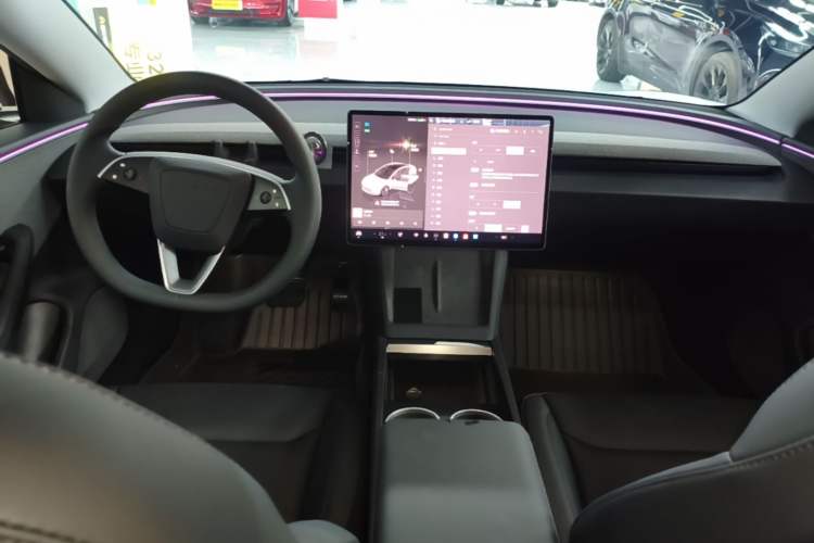 Used Tesla Model 3 2025 Model Revised Long-Range Rear-Wheel-Drive Version Center Console