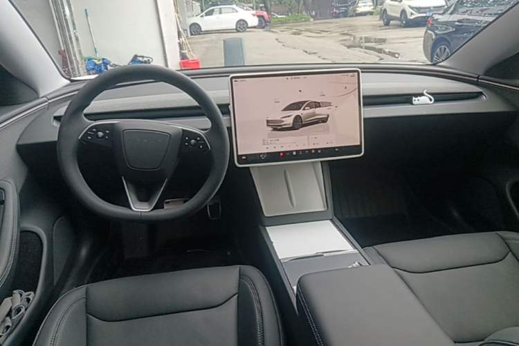 Used Tesla Model 3 2025 Rear-Wheel-Drive Version Center Console