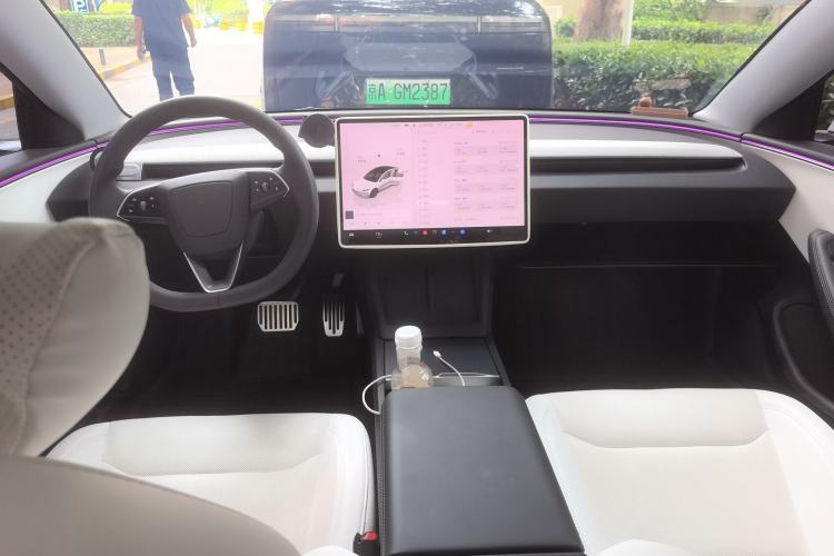 Used Tesla Model 3 2025 Rear-Wheel-Drive Version Center Console