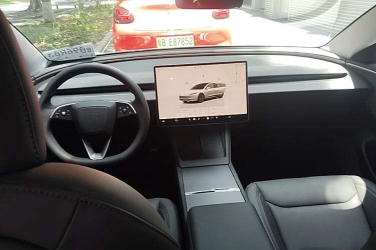 Used Tesla Model 3 2025 Rear-Wheel-Drive Version Center Console