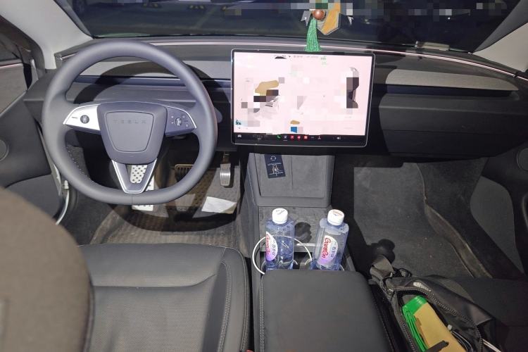 Used Tesla Model 3 2025 Long-Range All-Wheel-Drive Version Center Console