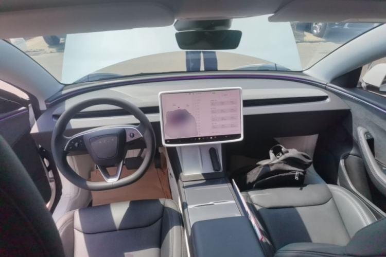 Used Tesla Model 3 2025 Long-Range All-Wheel-Drive Version Center Console