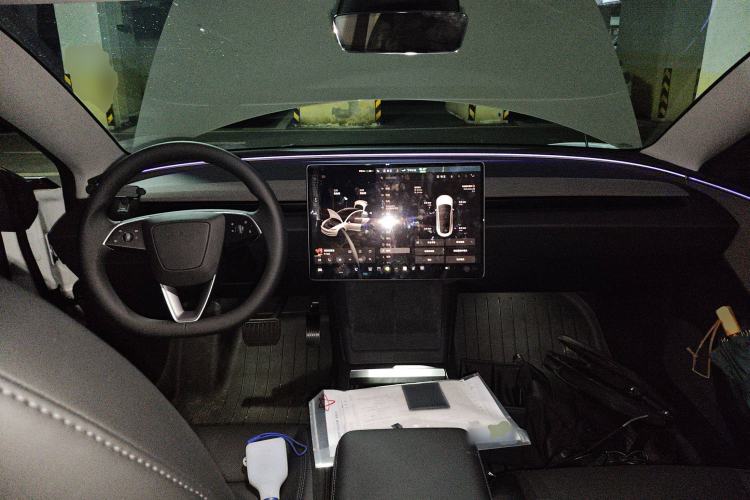 Used Tesla Model 3 2025 Rear-Wheel-Drive Version Center Console