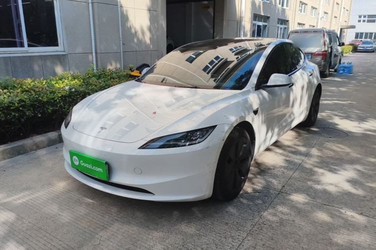 Tesla Model 3 2025 Rear-Wheel-Drive Version