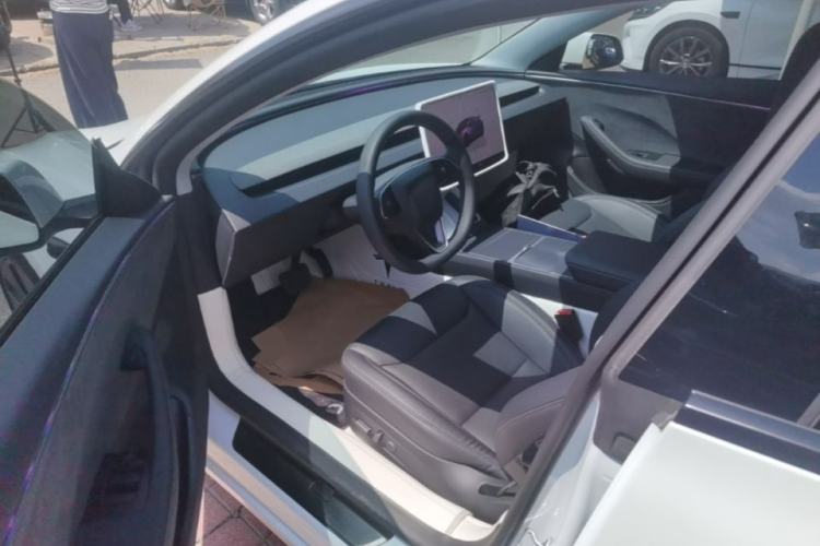 Used Tesla Model 3 2025 Long-Range All-Wheel-Drive Version Driver Seat