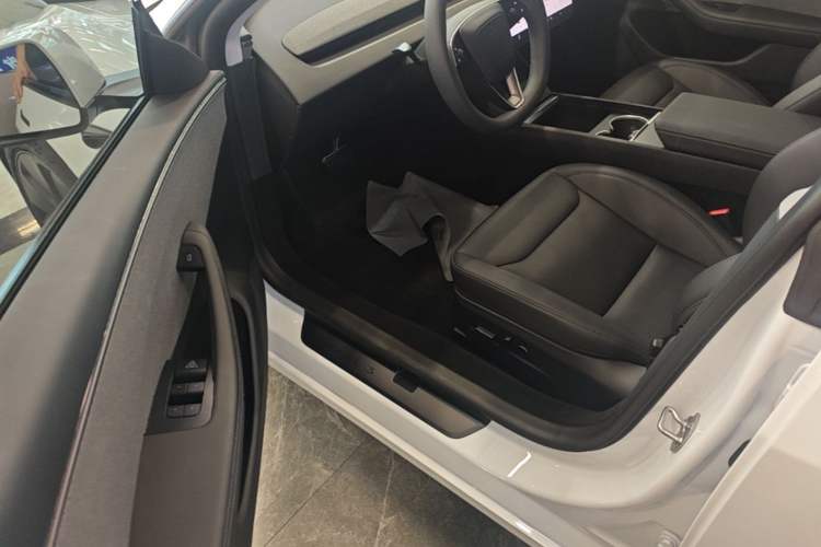 Used Tesla Model 3 2025 Rear-Wheel-Drive Version Driver Seat