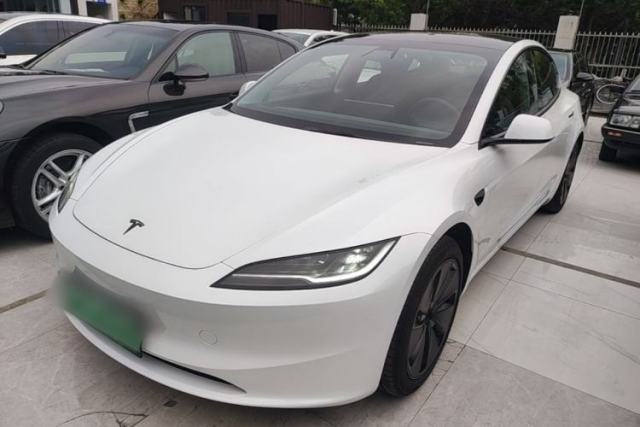 Tesla Model 3 2025 Model Revised Rear-Wheel-Drive Version مستعملة