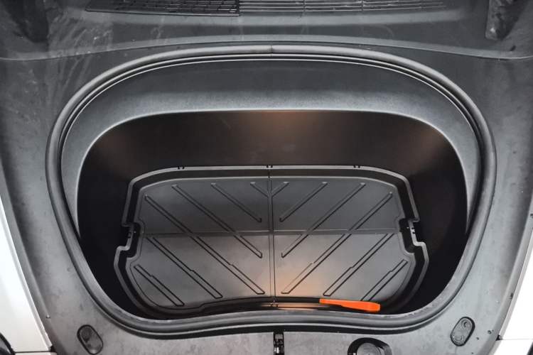 Used Tesla Model 3 2025 Model Revised Long-Range Rear-Wheel-Drive Version Engine Bay