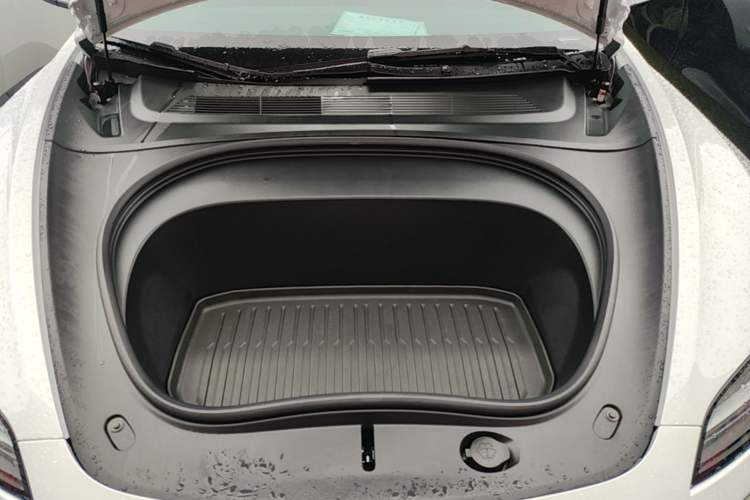Used Tesla Model 3 2025 Model Long-Range Rear-Wheel-Drive Version Engine Bay