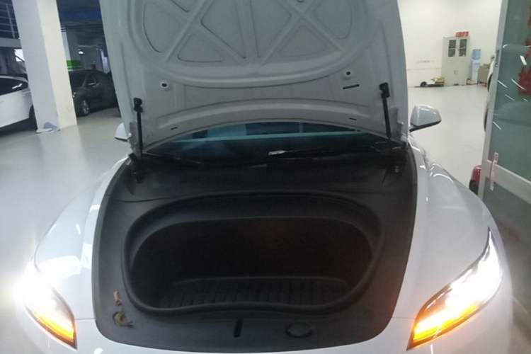 Used Tesla Model 3 2025 Model Revised Long-Range Rear-Wheel-Drive Version Engine Bay