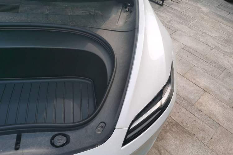 Used Tesla Model 3 2025 Model Long-Range Rear-Wheel-Drive Version Engine Bay Left