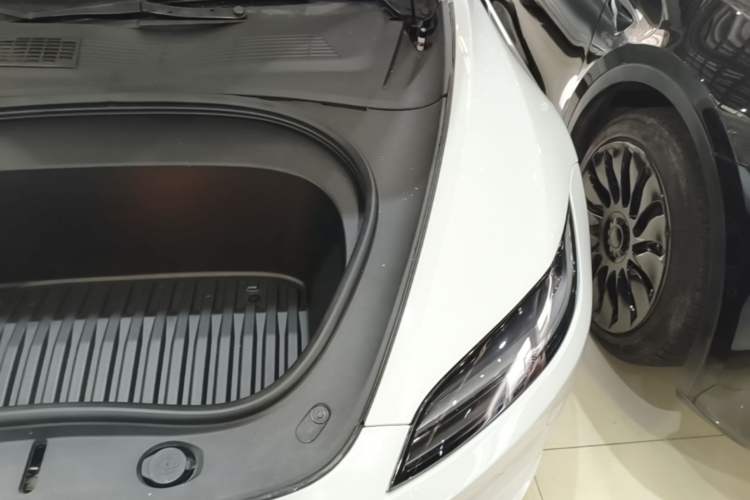 Used Tesla Model 3 2025 Rear-Wheel-Drive Version Engine Bay Left