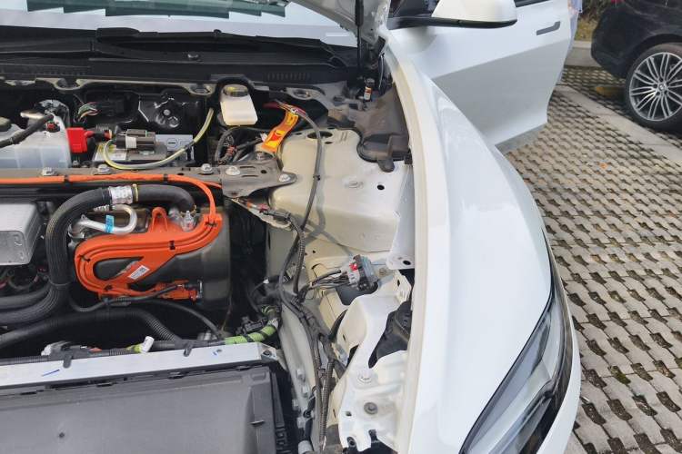 Used Tesla Model 3 2025 Rear-Wheel-Drive Version Engine Bay Left