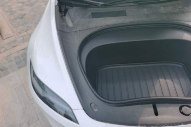 Used Tesla Model 3 2025 Model Long-Range Rear-Wheel-Drive Version Engine Bay Right