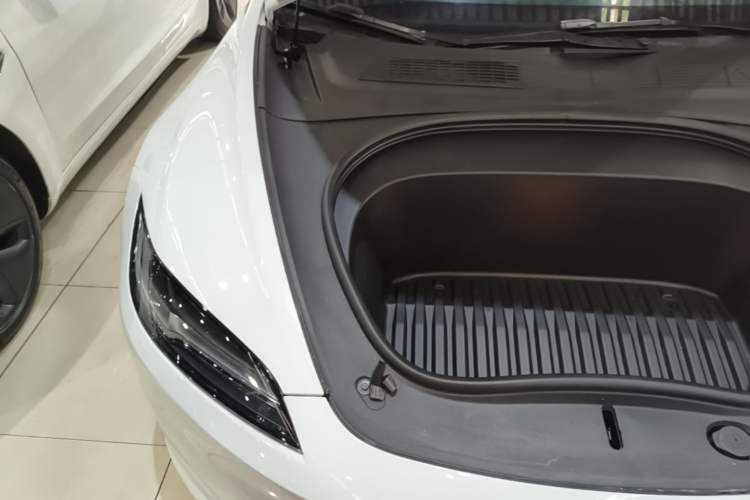 Used Tesla Model 3 2025 Rear-Wheel-Drive Version Engine Bay Right