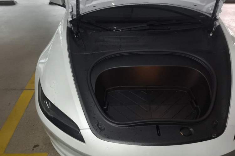 Used Tesla Model 3 2025 Model Long-Range Rear-Wheel-Drive Version Engine Bay Right
