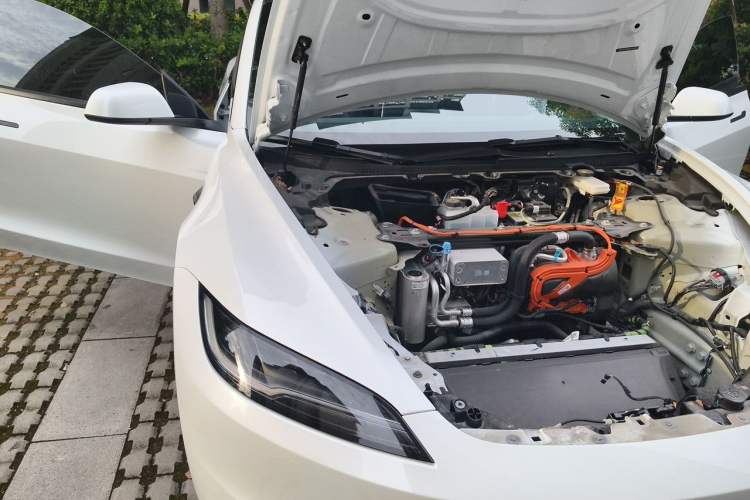 Used Tesla Model 3 2025 Rear-Wheel-Drive Version Engine Bay Right