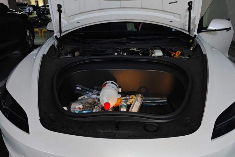 Used Tesla Model 3 2025 Model Revised Long-Range Rear-Wheel-Drive Version Engine Bay Right