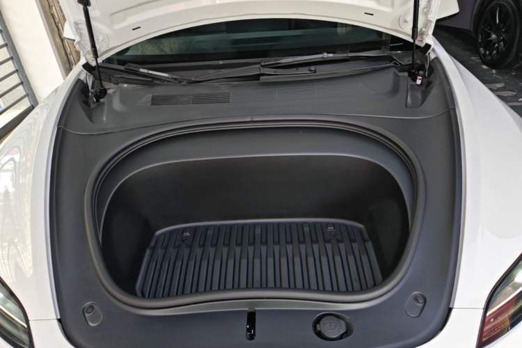 Used Tesla Model 3 2025 Rear-Wheel-Drive Version Engine Bay