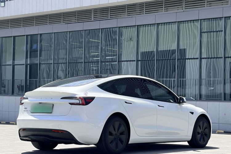 Used Tesla Model 3 2025 Long-Range All-Wheel-Drive Version Exterior 3