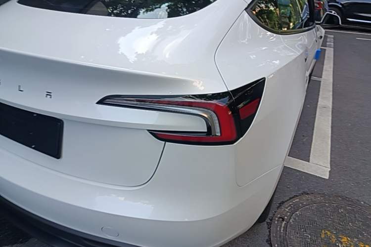 Used Tesla Model 3 2025 Model Revised Rear-Wheel-Drive Version Exterior 3