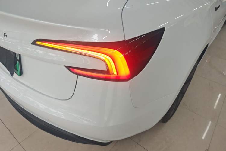 Used Tesla Model 3 2025 Model Long-Range Rear-Wheel-Drive Version Exterior 3