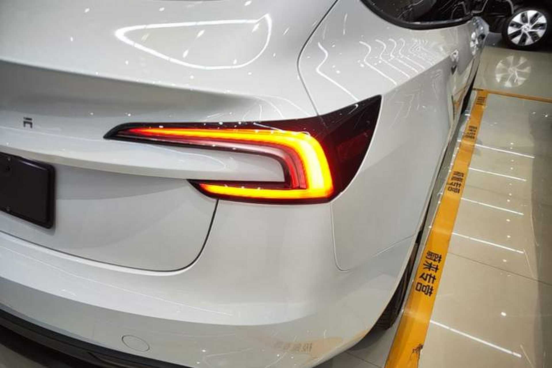Used Tesla Model 3 2025 Rear-Wheel-Drive Version Exterior 3