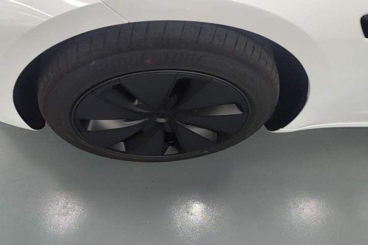 Used Tesla Model 3 2025 Model Revised Rear-Wheel-Drive Version Exterior 4